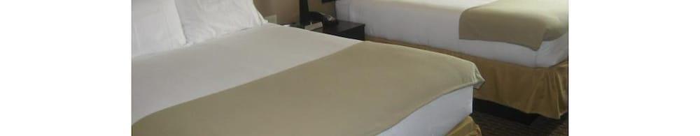 Holiday Inn Express & Suites Del Rio By Ihg Exteriör bild
