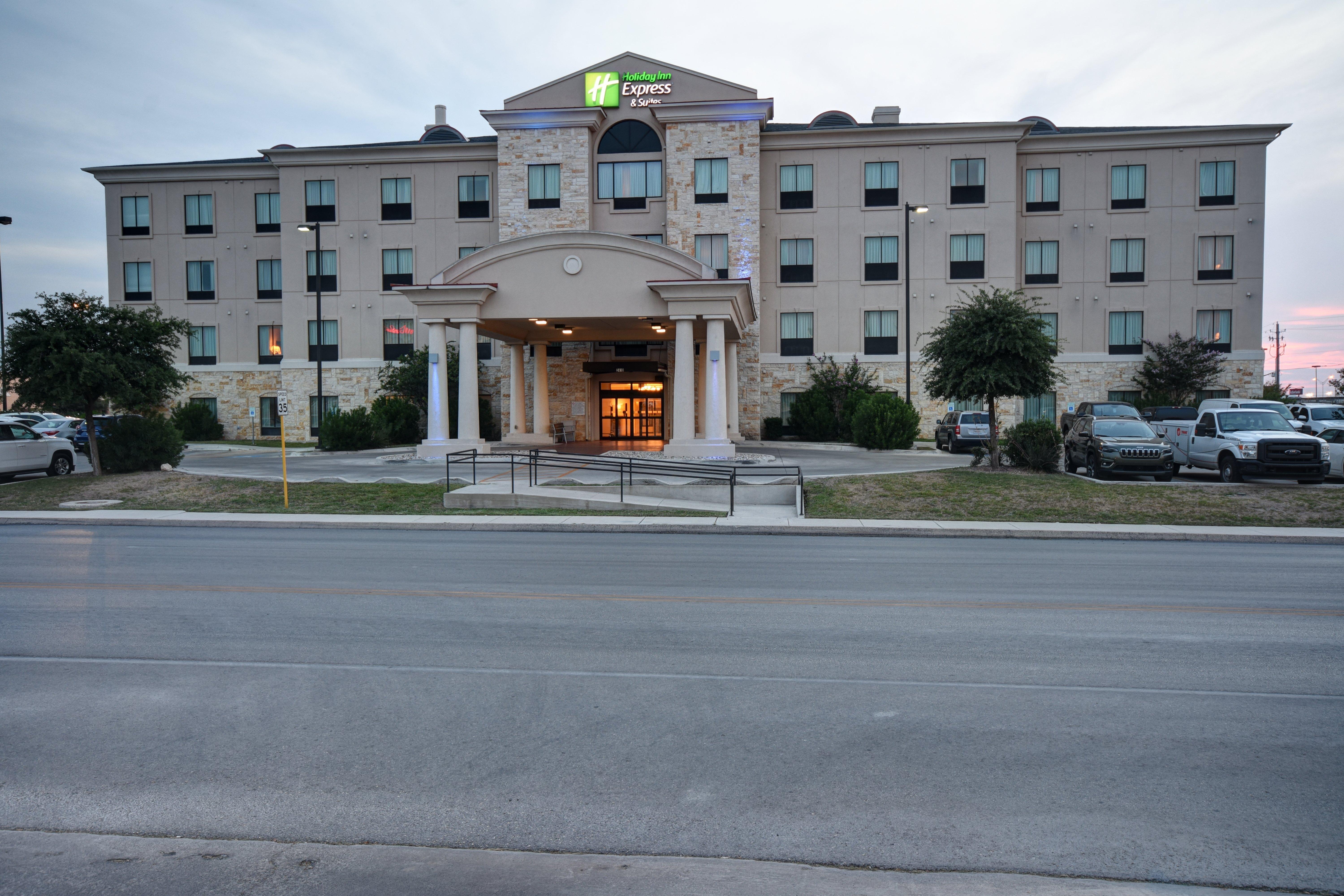 Holiday Inn Express & Suites Del Rio By Ihg Exteriör bild