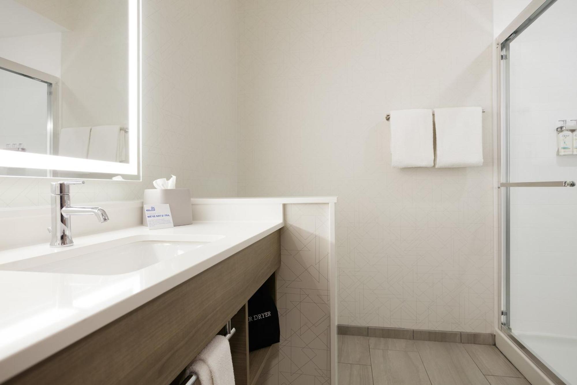 Holiday Inn Express & Suites Del Rio By Ihg Exteriör bild