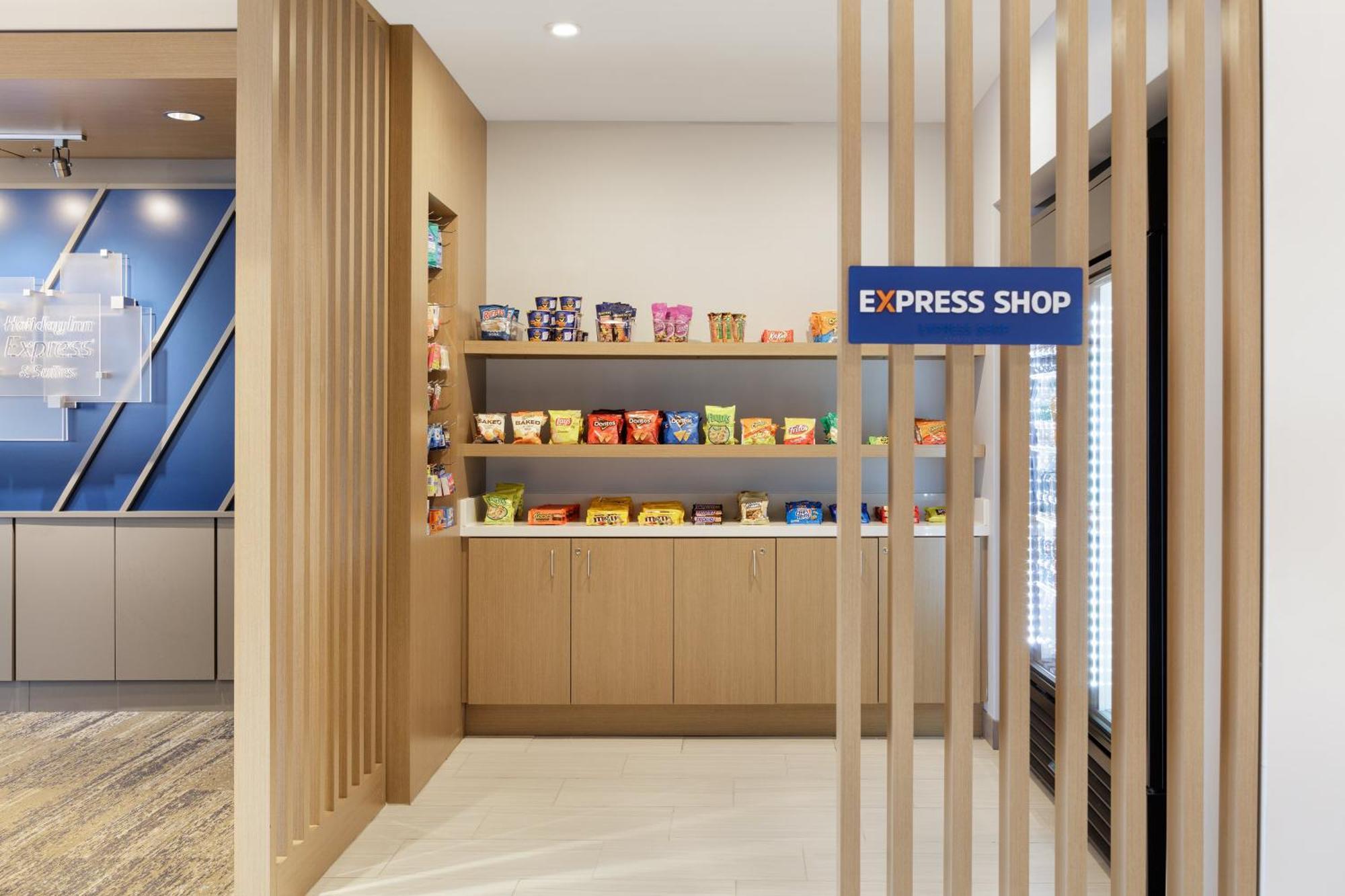 Holiday Inn Express & Suites Del Rio By Ihg Exteriör bild
