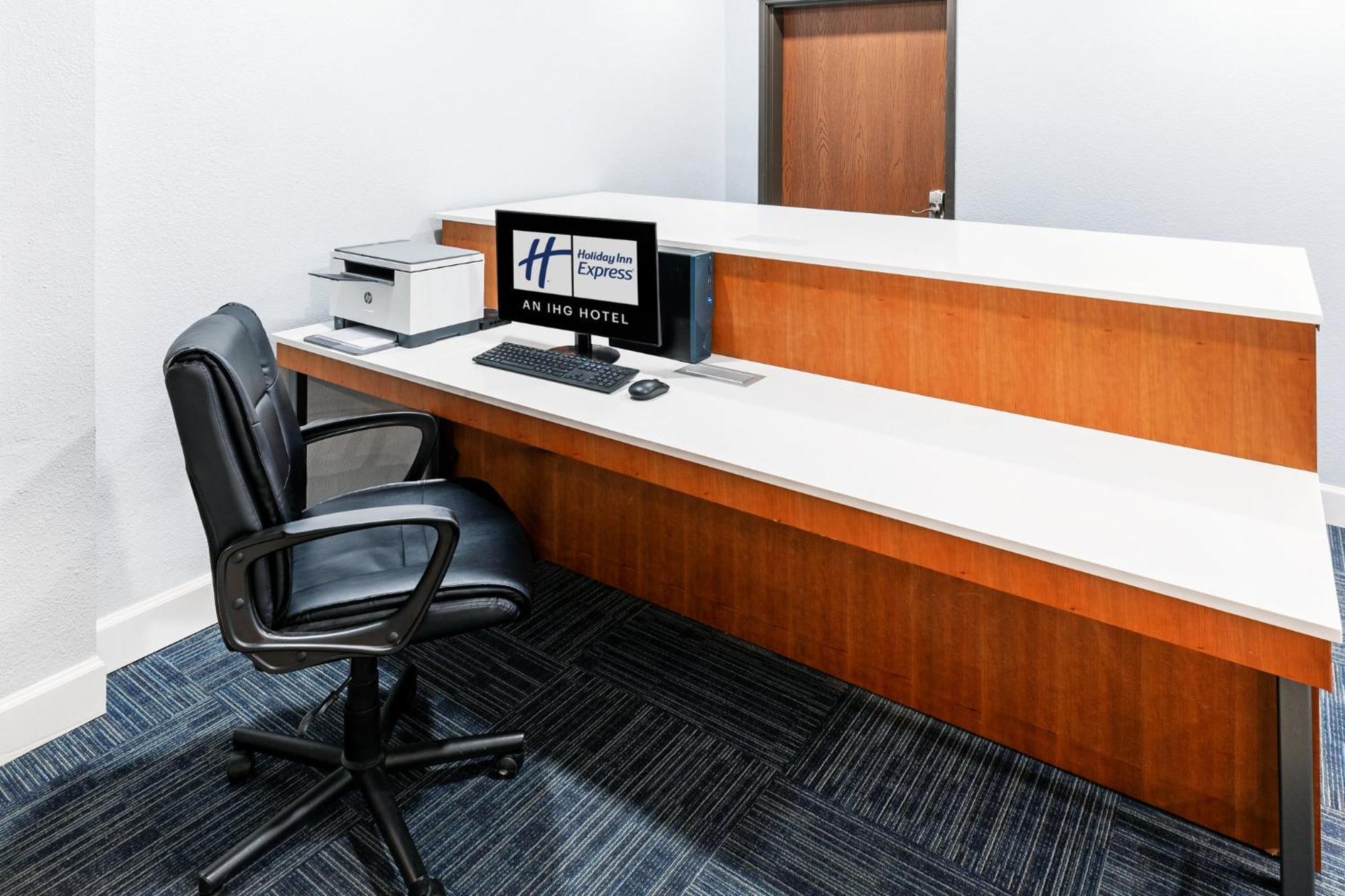 Holiday Inn Express & Suites Del Rio By Ihg Exteriör bild