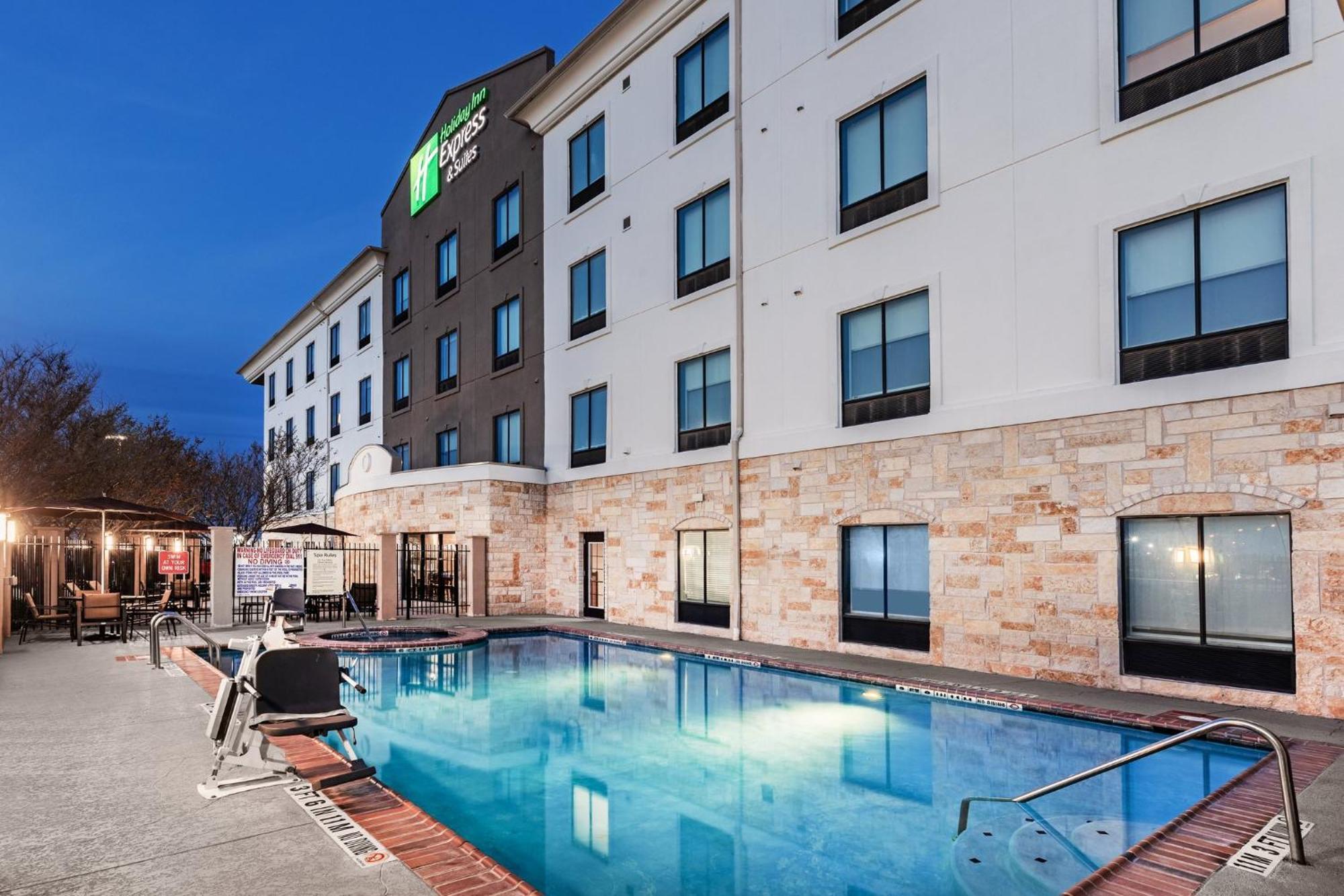 Holiday Inn Express & Suites Del Rio By Ihg Exteriör bild