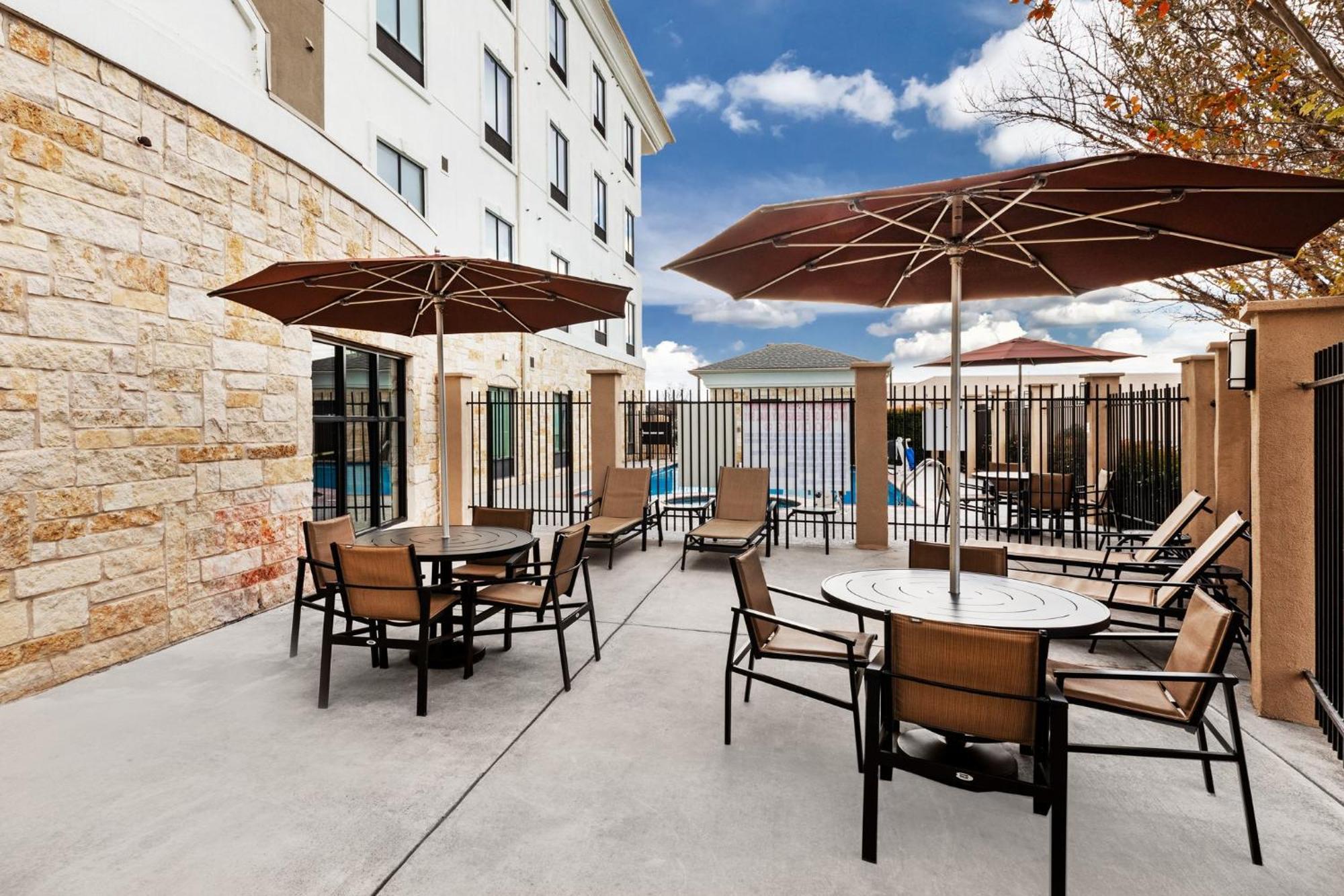 Holiday Inn Express & Suites Del Rio By Ihg Exteriör bild