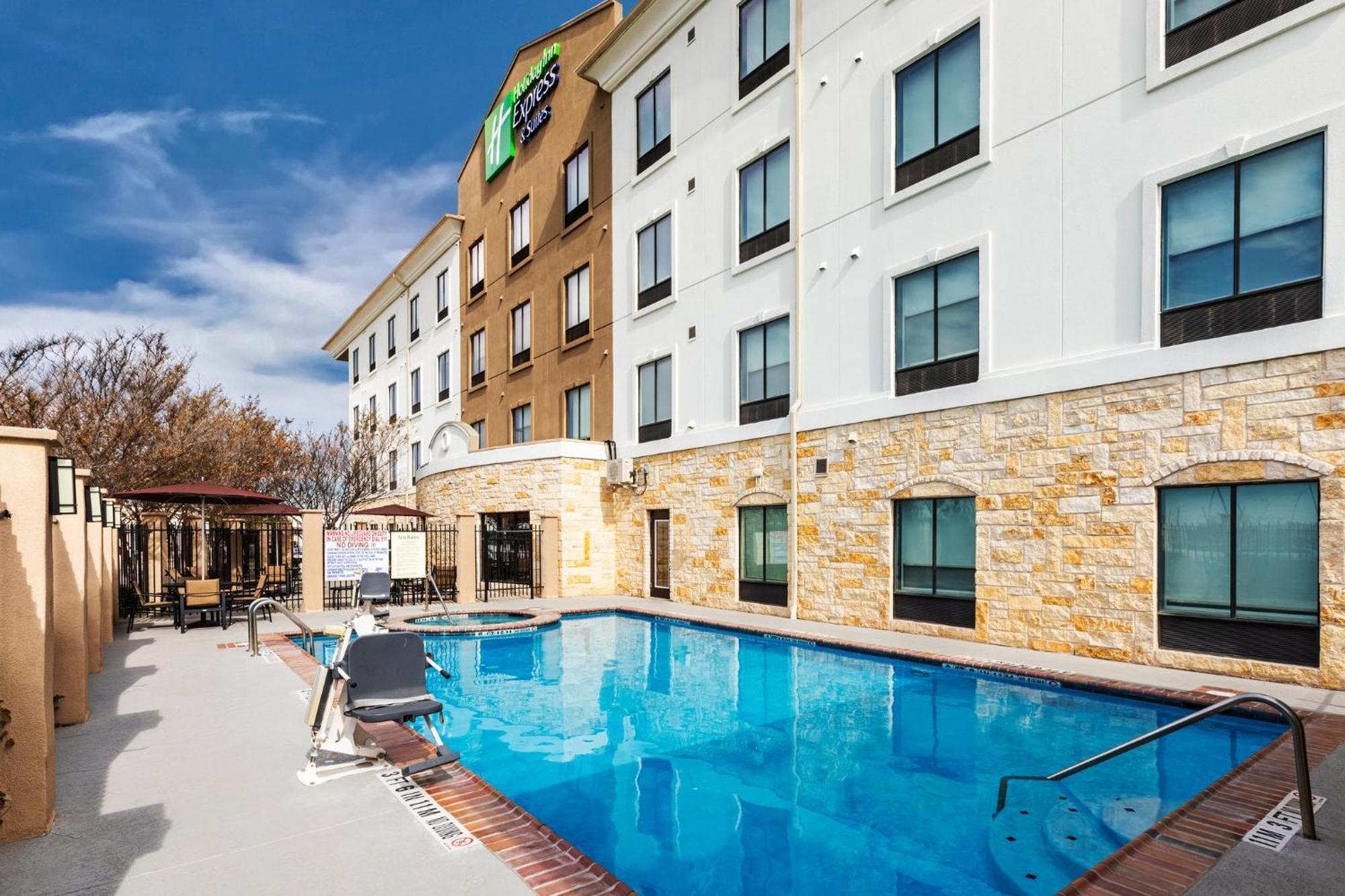 Holiday Inn Express & Suites Del Rio By Ihg Exteriör bild
