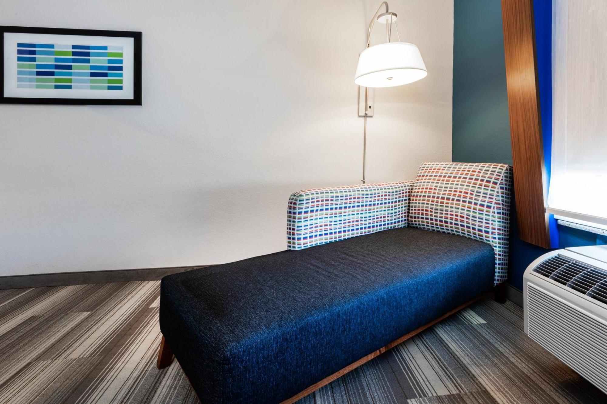 Holiday Inn Express & Suites Del Rio By Ihg Exteriör bild
