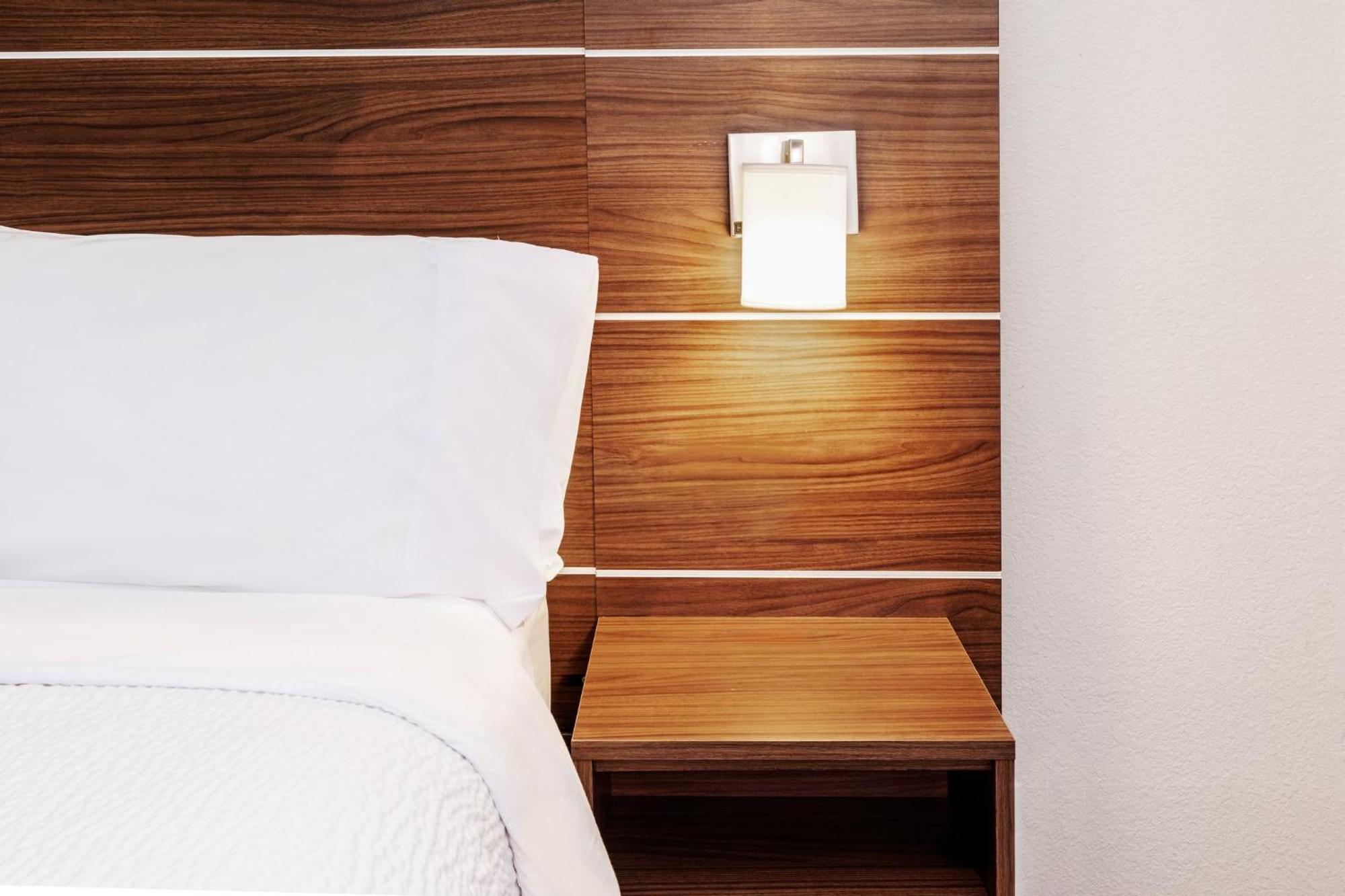 Holiday Inn Express & Suites Del Rio By Ihg Exteriör bild
