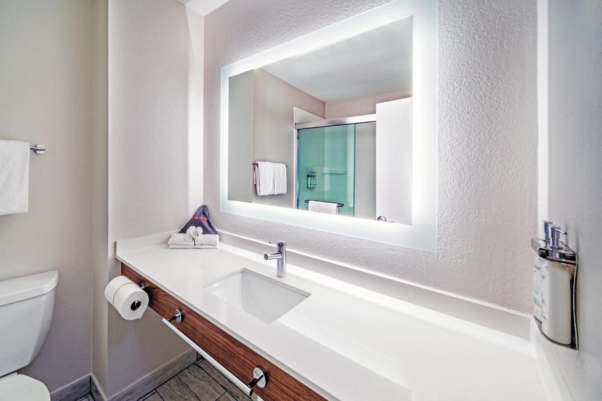 Holiday Inn Express & Suites Del Rio By Ihg Exteriör bild