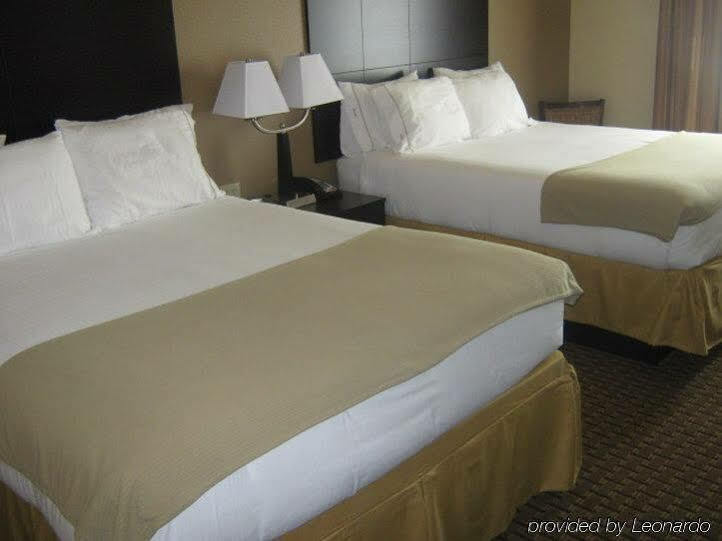 Holiday Inn Express & Suites Del Rio By Ihg Exteriör bild